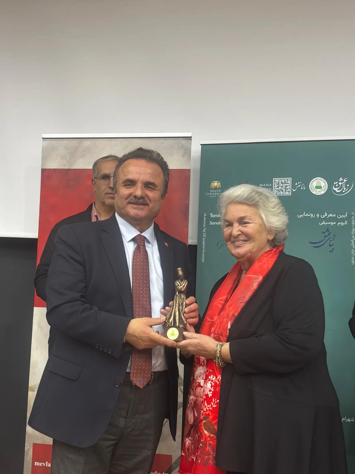 “Gel Ey Aşk!”  Sanatsal Eserinin Tanıtımı ve İlk Gösterimi